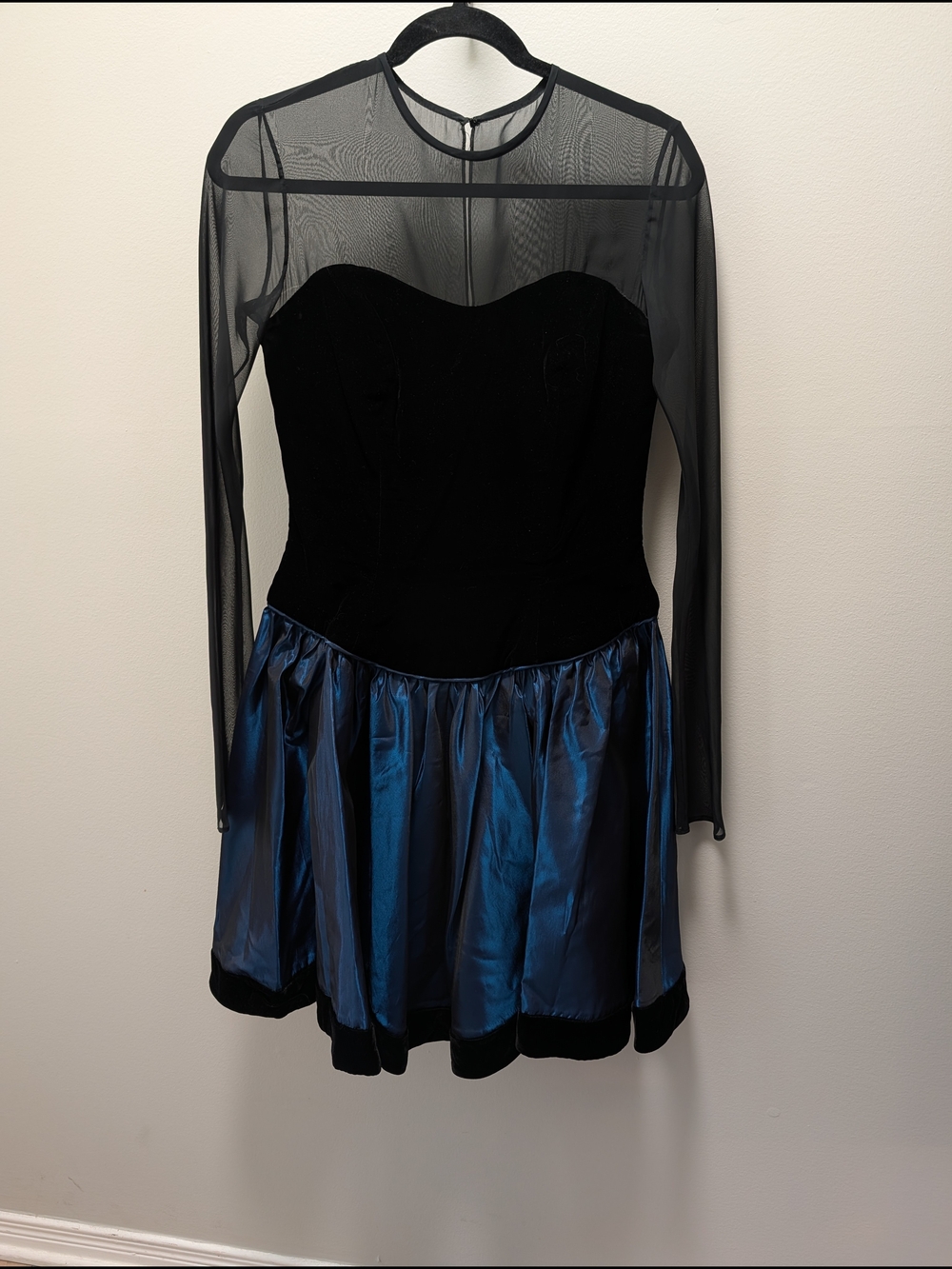 Vtg Liptons Boned Top Dress